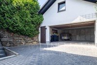 Bild (8a505ceb0cc1926de8d935774099dc60): Ihr gr�ner Wohntraum: Saniertes 3-Familienhaus - Perfekt f�r Eigennutzer, Investoren und Familien