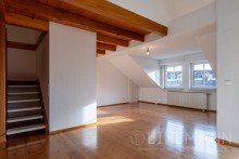 Wohnzimmer-Treppe-48-HDR Willkommen in Ihrem neuen Zuhause - ein wahres Juwel, das Ihre Wohntr�ume �bertrifft!