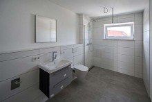 Tageslichtbad Walld�rn: 2 Raum Penthouse Wohnung mit traumhaftem Fernblick in Waldrandlage