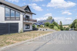 Hauptbild Ihr gr�ner Wohntraum: Saniertes 3-Familienhaus - Perfekt f�r Eigennutzer, Investoren und Familien